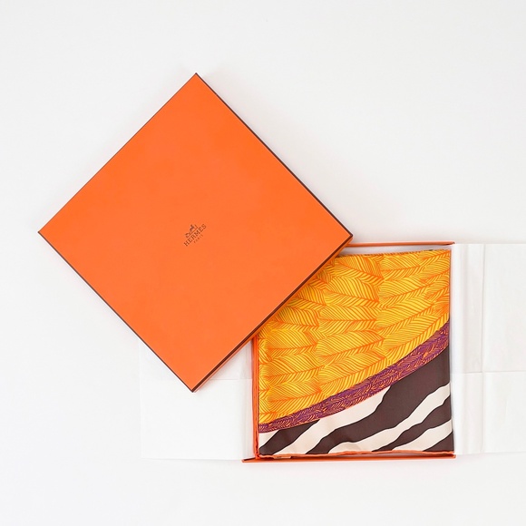 NWT RARE! Hermes Scar Carré 90 "Zebra Pegasus" in Orange & Red by Alice Shirley - Picture 2 of 10